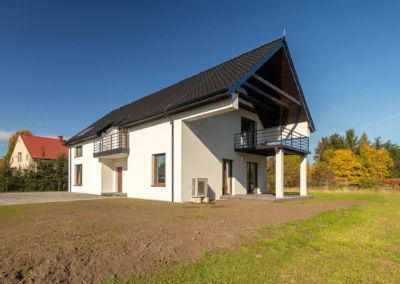 Budowa domu z projektu indywidualnego na Bielanach Wrocławskich